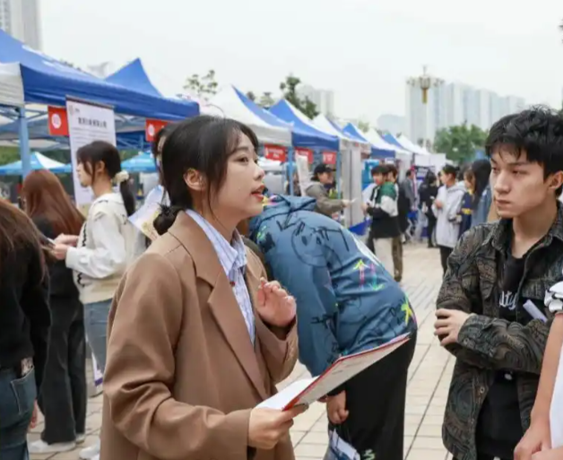 各地各高校加大方针挖潜力度积极为毕业生拓宽作业空间