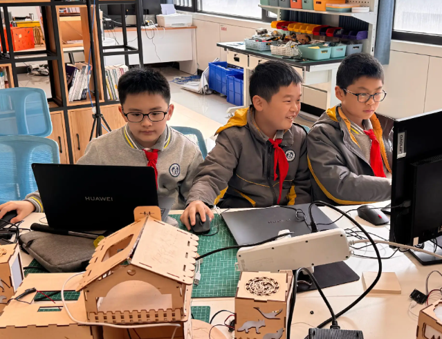 四个不同学科之间的层次关系实现真正意义上的跨学科教学
