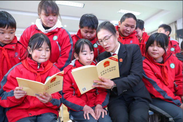 法治冬令营活动举行趣味十足的互动体会干货满满的法律知识